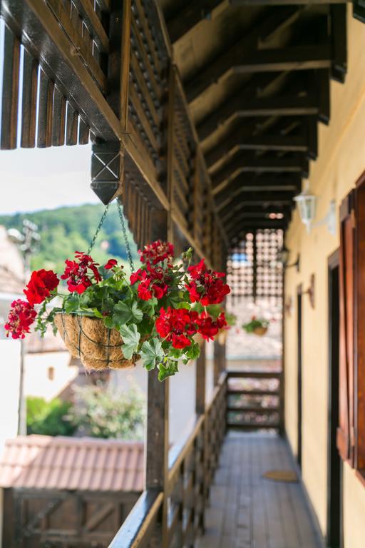 Отель Casa Cu Cerdac Сигишоара Экстерьер фото