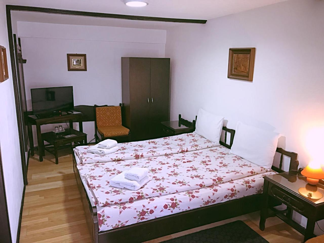 Отель Casa Cu Cerdac Сигишоара Экстерьер фото